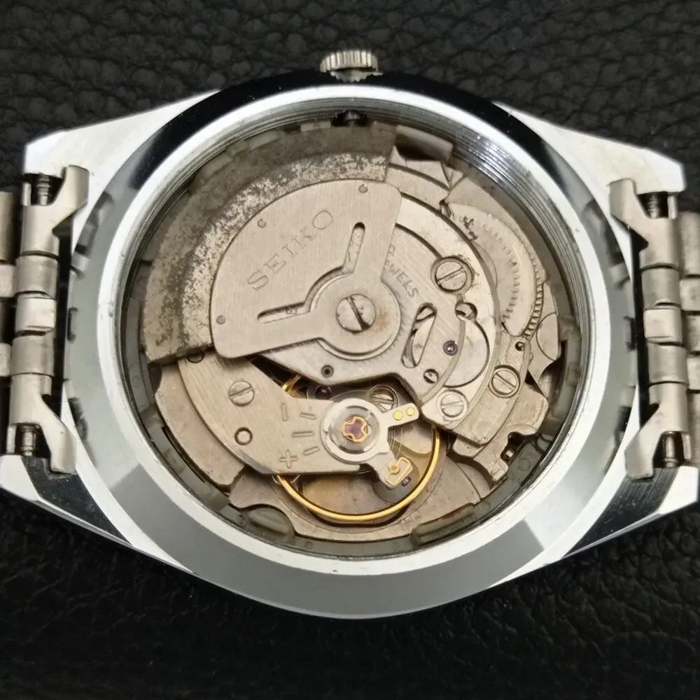 Vintage 1992 Seiko Automatic Mens Silver Watch W/daydate & Green accents - Picture 10 of 10